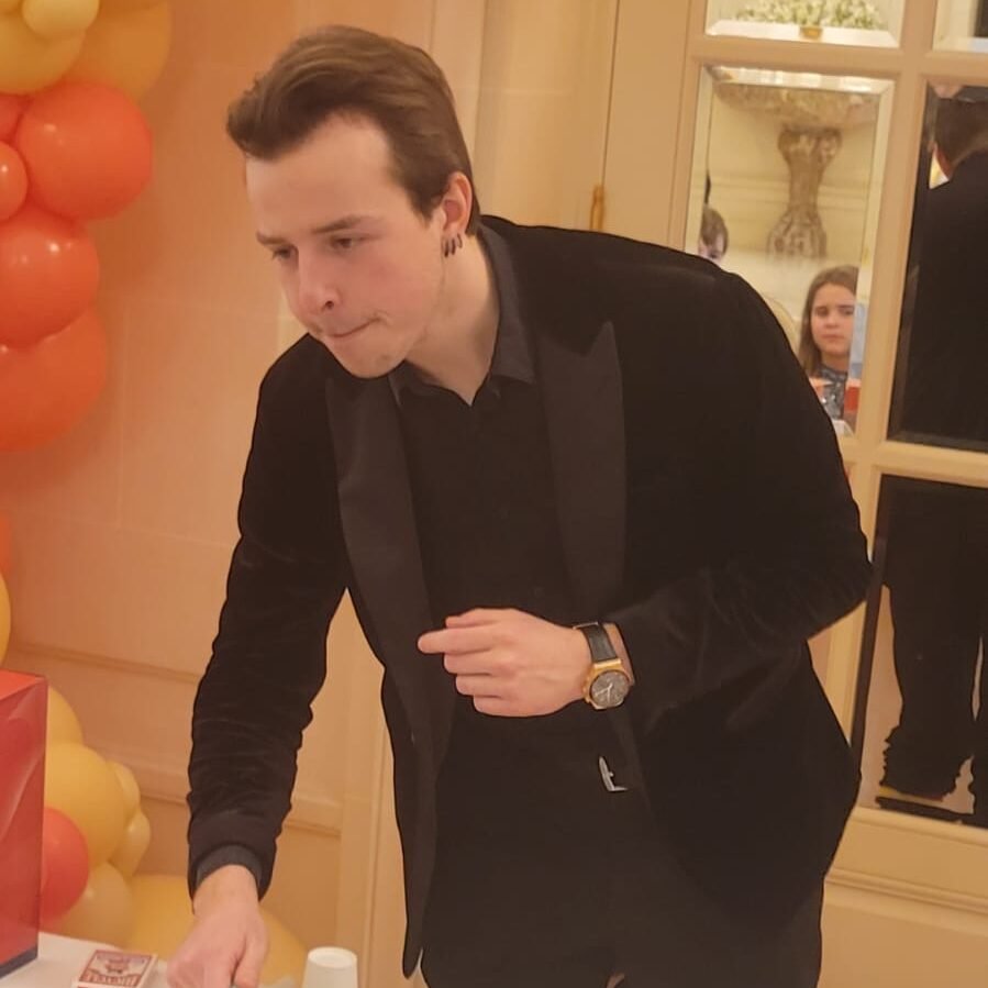 Julien Heka magicien au Ritz Paris