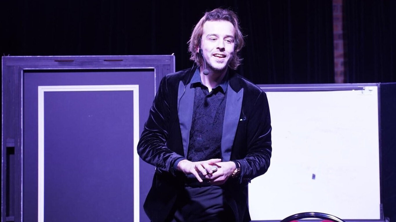 Julien Heka magicien en spectacle
